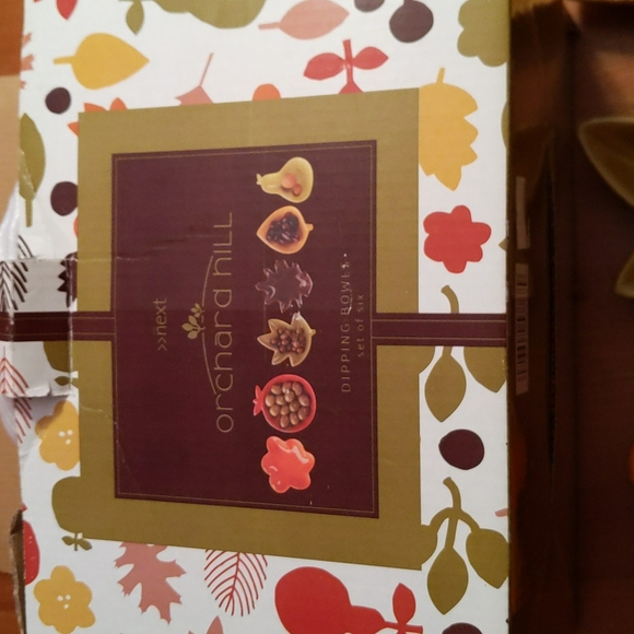 Cute leafs and fruits shape Small Plates Set of 6 in the original box - Picture 2 of 7